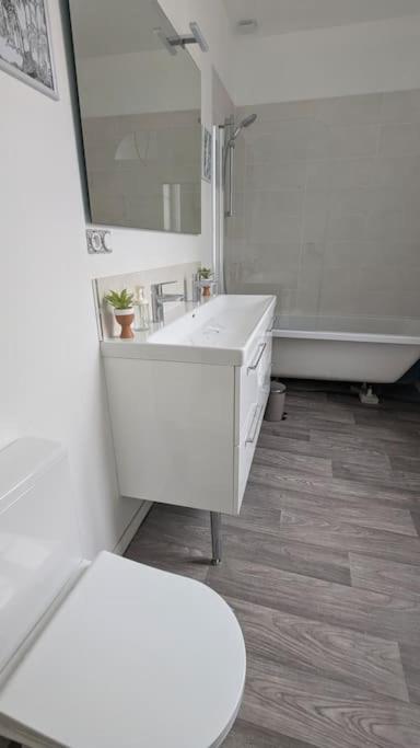 New Cosy Oasis - 2ch - 75 M2 Grande Terrasse Collective Apartment *